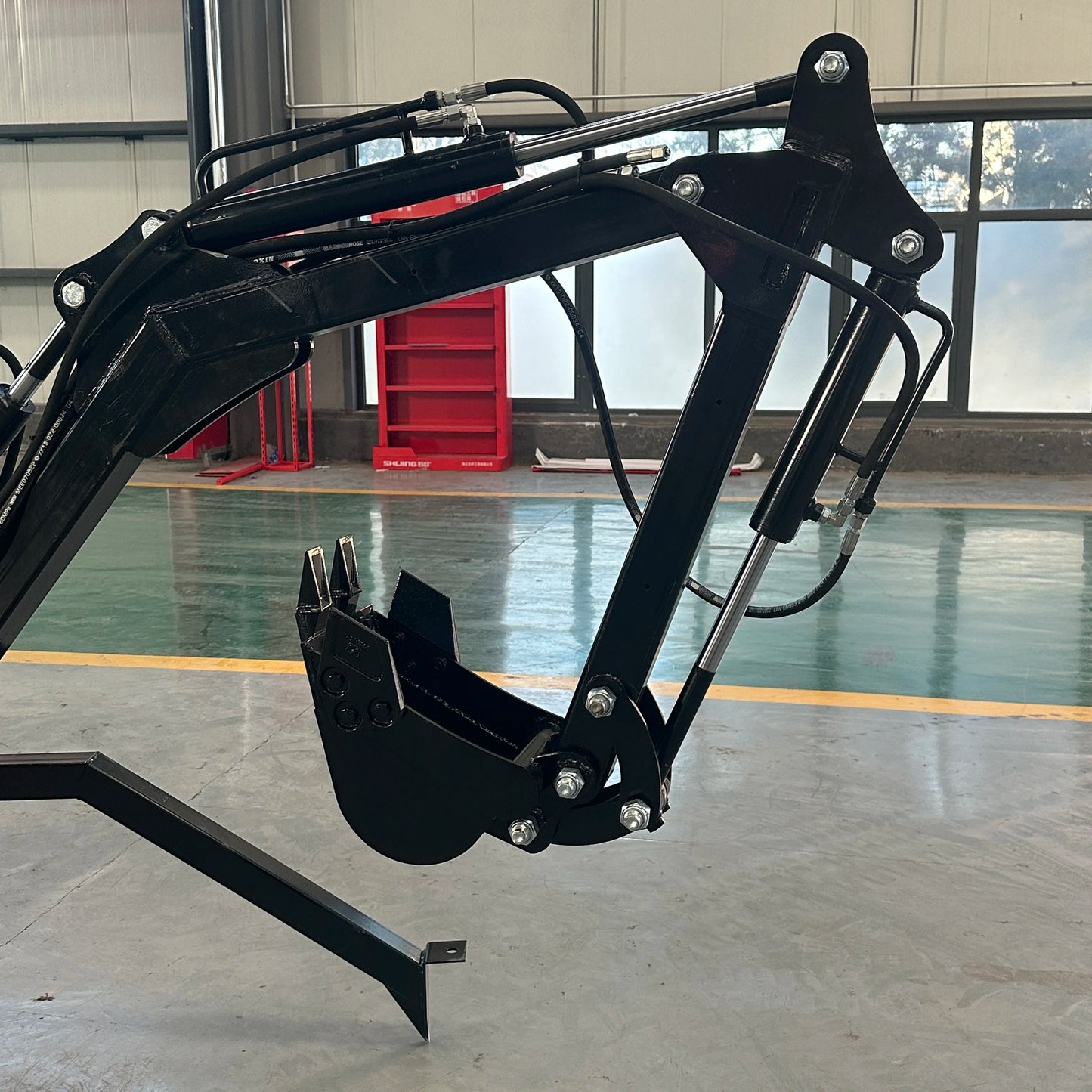 13.5hp More powerful tractable backhoe, rotating 360 degrees