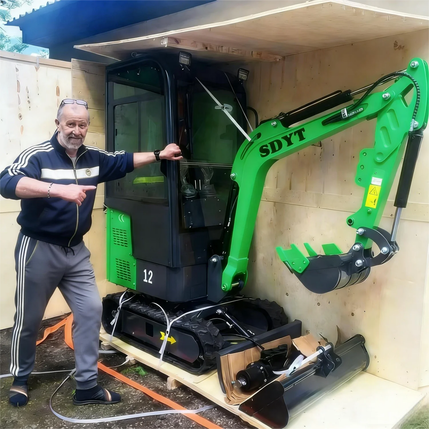 Mini Excavator Multi Functional Cab Multiple Attachments Reinforced Chassis Customized Hydraulic Tracks Mini Excavator 1.2 Ton