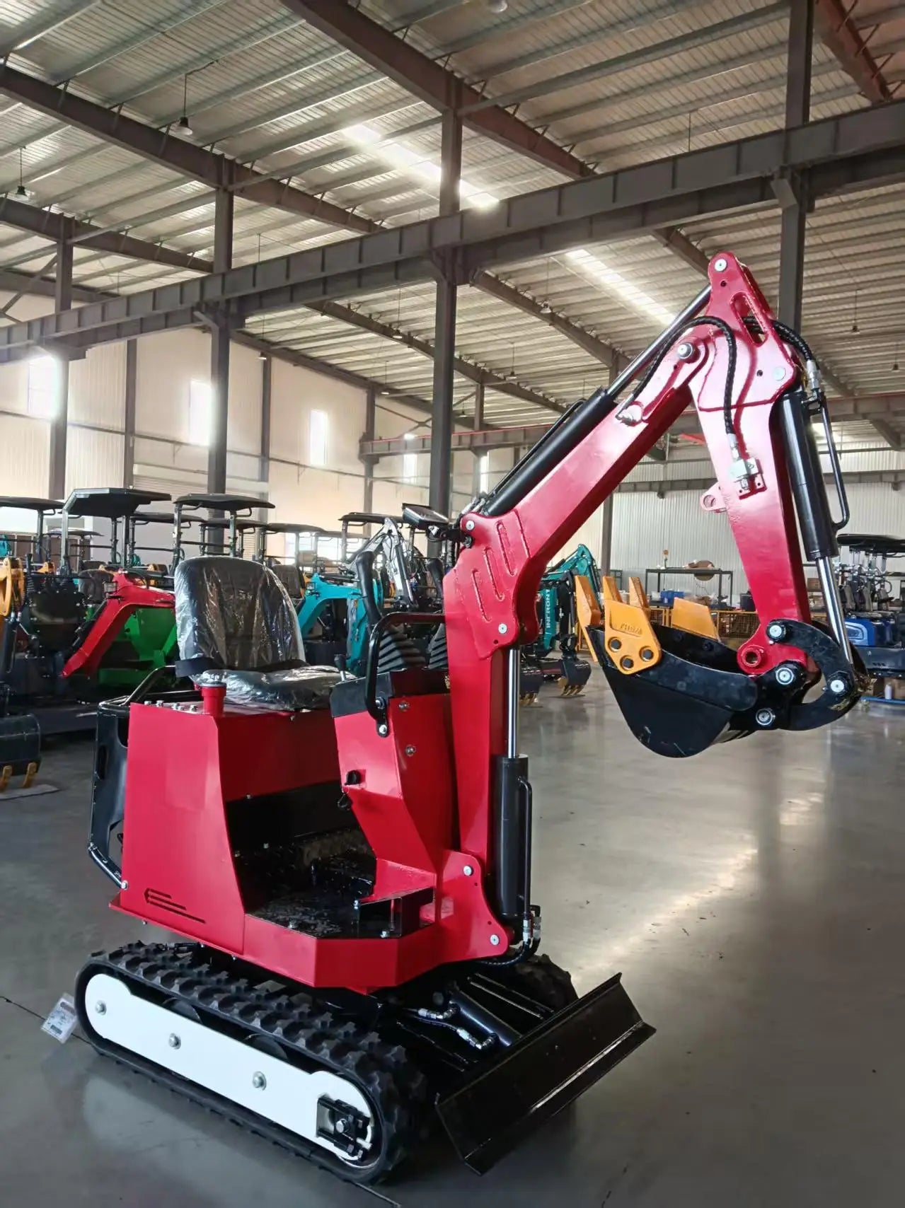 1.2 ton small excavator for farm and household use, equipped with EPA Euro 5 engine for excavation