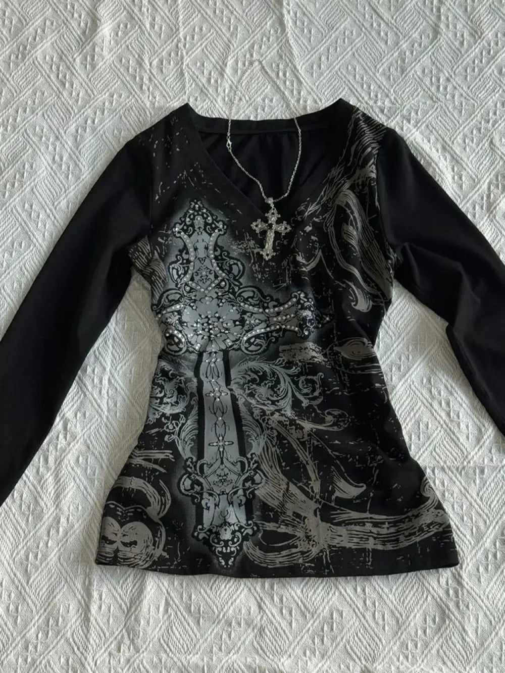 Women s Y2K Gothic Black Printed V neck Long Sleeve Tight Waist T shirt American Retro Autumn New Fashion Slim Fit Top