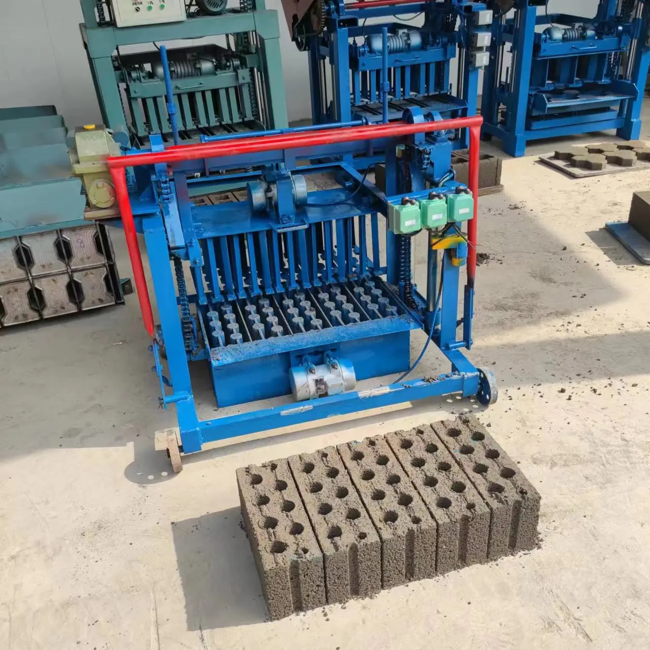 Customized Cement Brick Making Machine Construction Widely Using Brick Molding Machine Concrete Block Brick Making Machine
