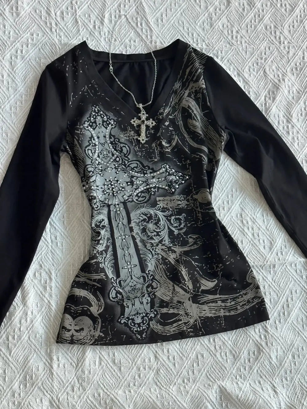 Women s Y2K Gothic Black Printed V neck Long Sleeve Tight Waist T shirt American Retro Autumn New Fashion Slim Fit Top