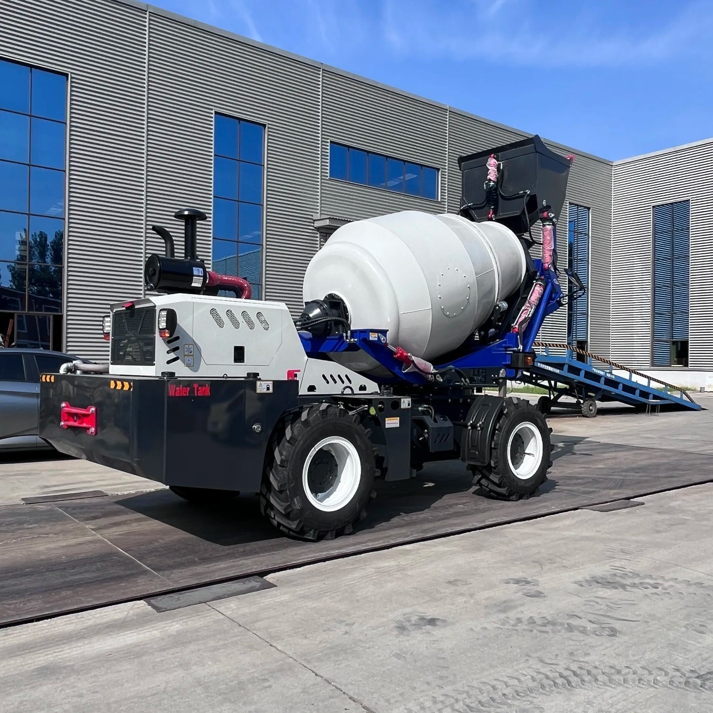 Concrete mixer 3.5 volumetric cement pump self installed cement concrete mixer truck for sale