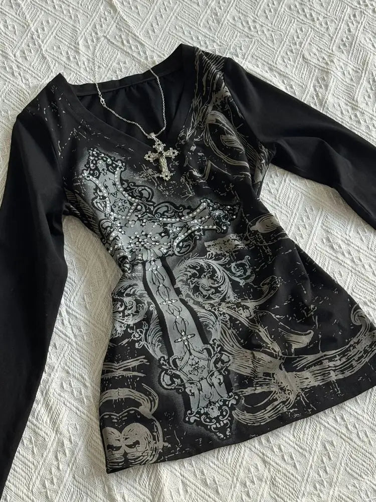 Women s Y2K Gothic Black Printed V neck Long Sleeve Tight Waist T shirt American Retro Autumn New Fashion Slim Fit Top